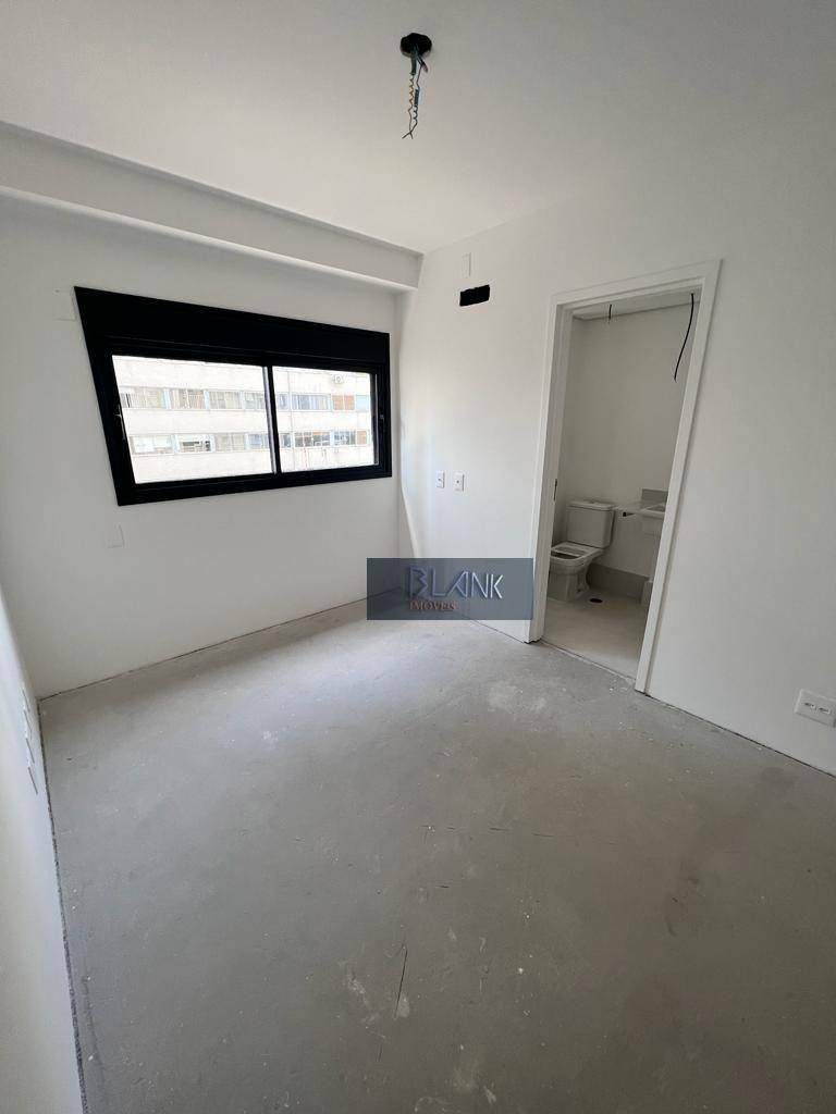 Apartamento para alugar com 3 quartos, 145m² - Foto 4