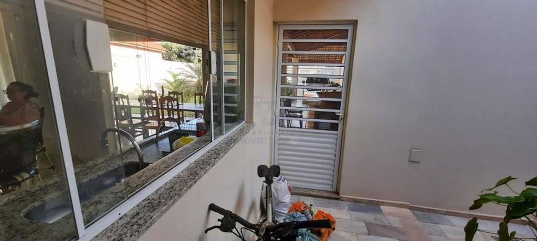 Casa à venda com 3 quartos, 200m² - Foto 43