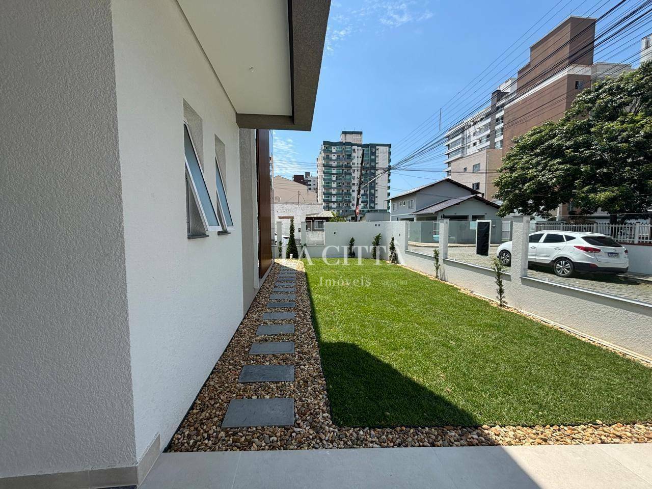 Casa à venda com 3 quartos, 142m² - Foto 13