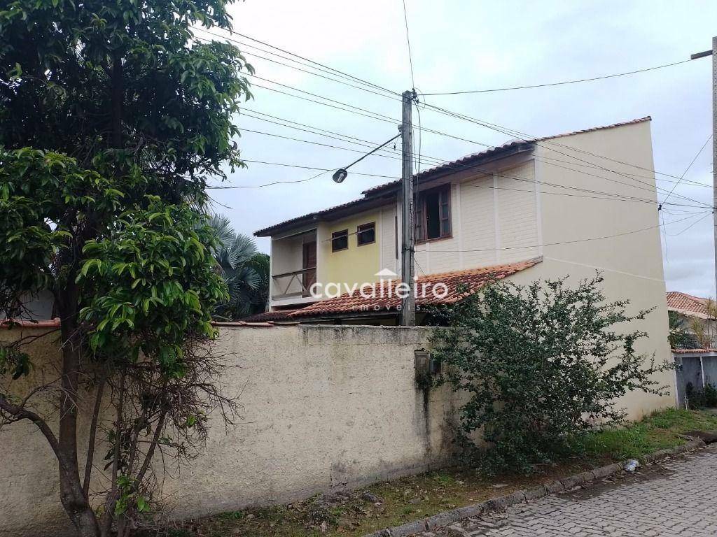 Casa de Condomínio à venda com 4 quartos, 150m² - Foto 2