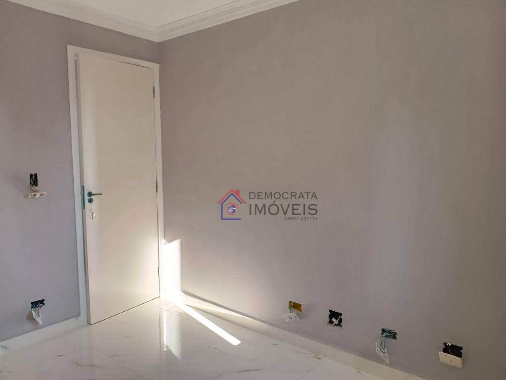 Apartamento à venda com 2 quartos, 62m² - Foto 14