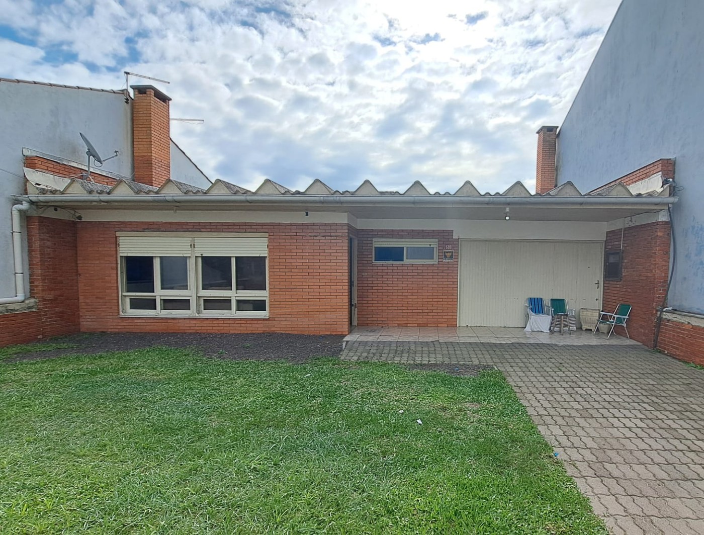 Casa à venda com 4 quartos, 300m² - Foto 1