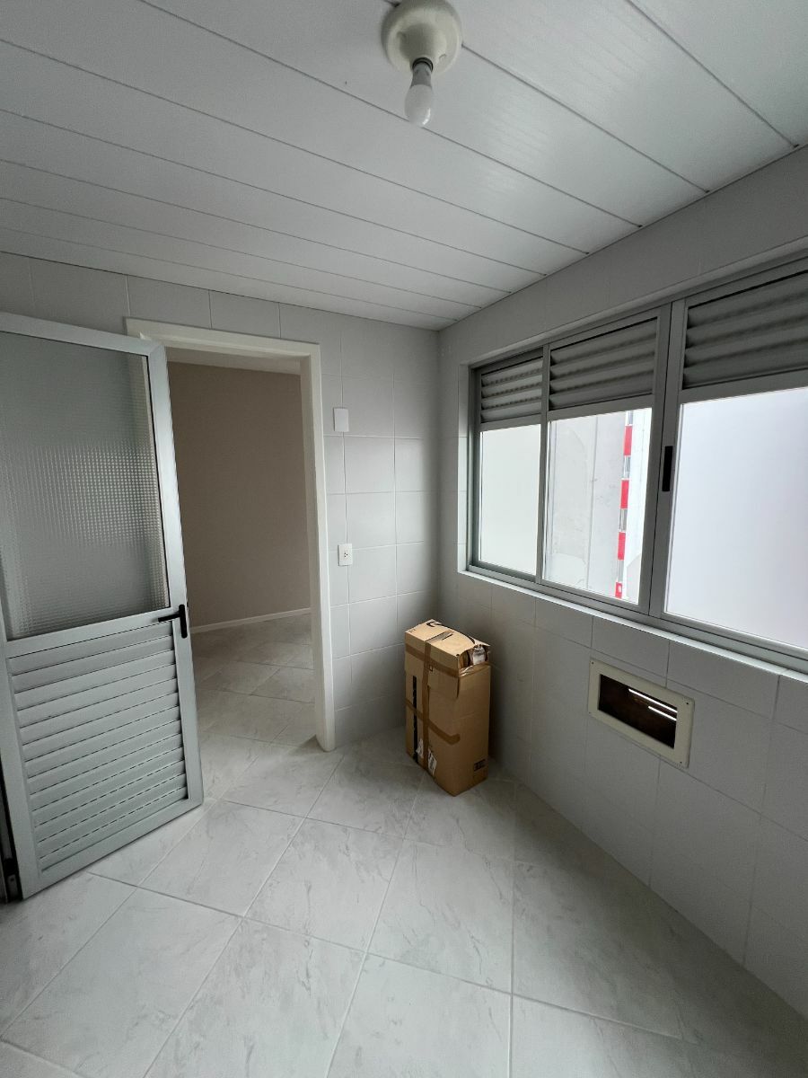 Apartamento à venda com 3 quartos, 136m² - Foto 17