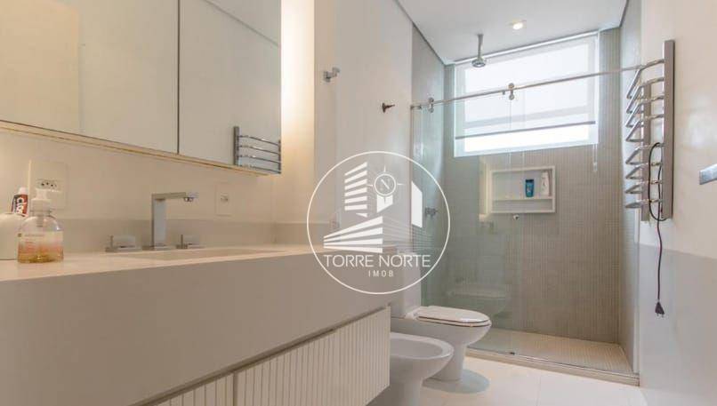 Apartamento à venda com 2 quartos, 240m² - Foto 4