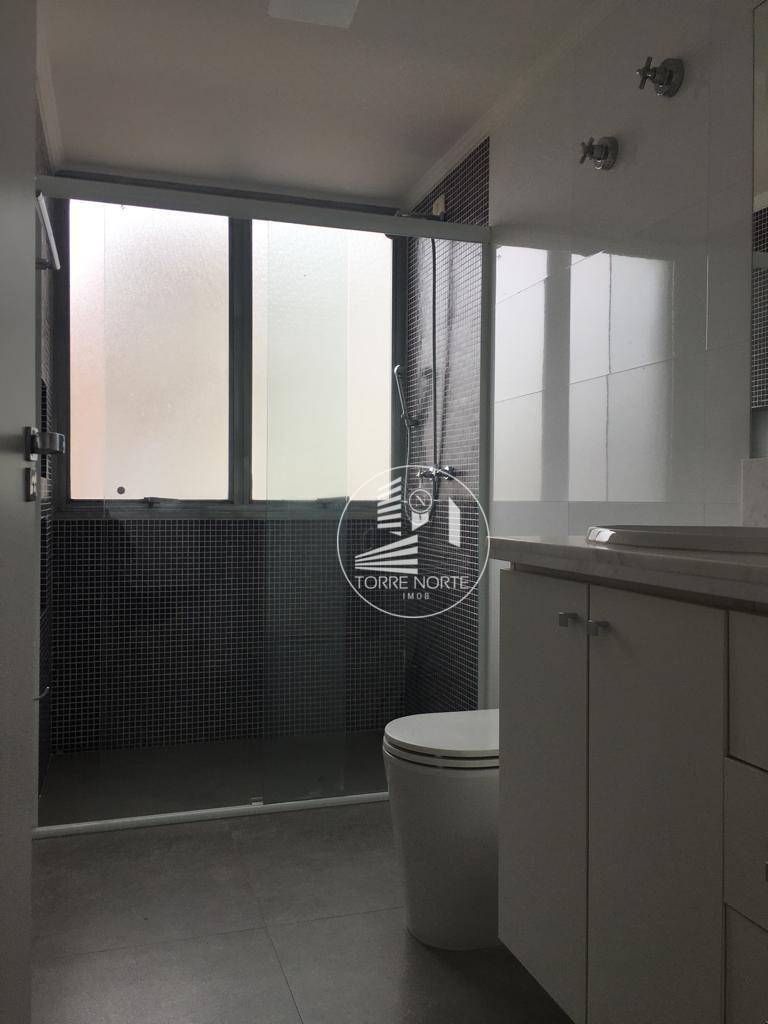 Apartamento para alugar com 3 quartos, 110m² - Foto 18