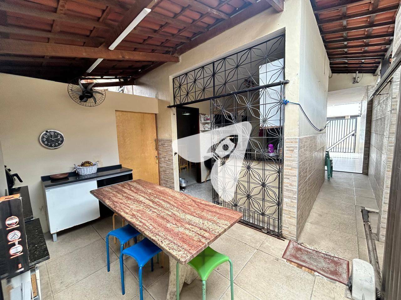 Casa à venda com 3 quartos, 90m² - Foto 14