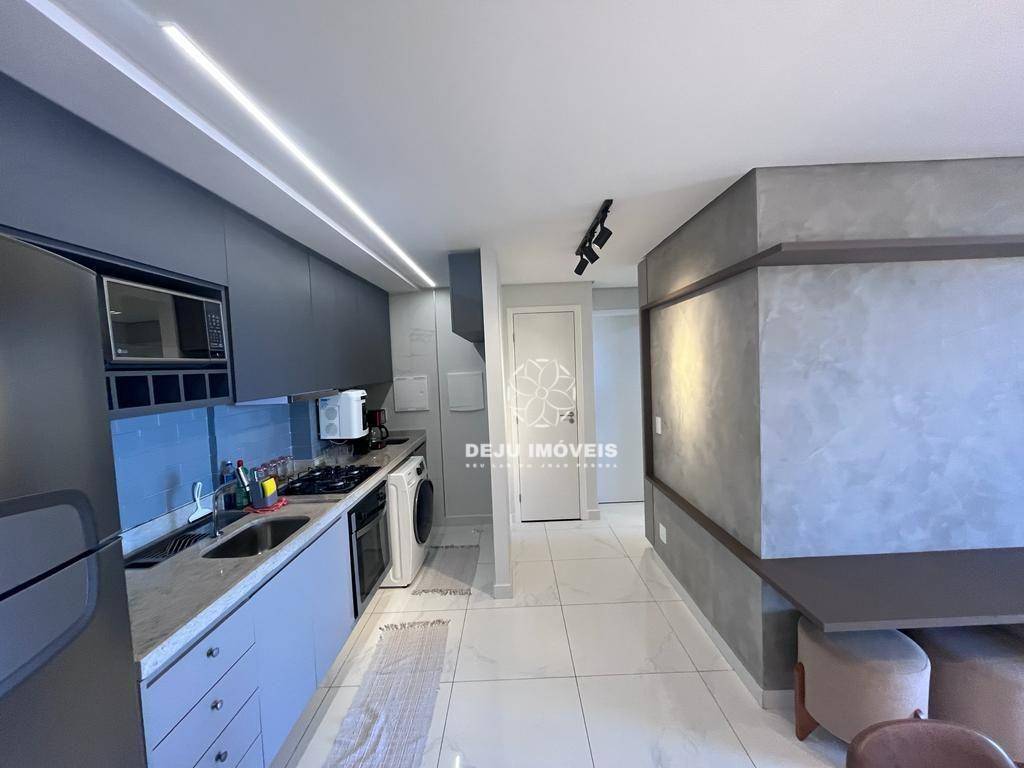 Apartamento à venda com 2 quartos, 67m² - Foto 5