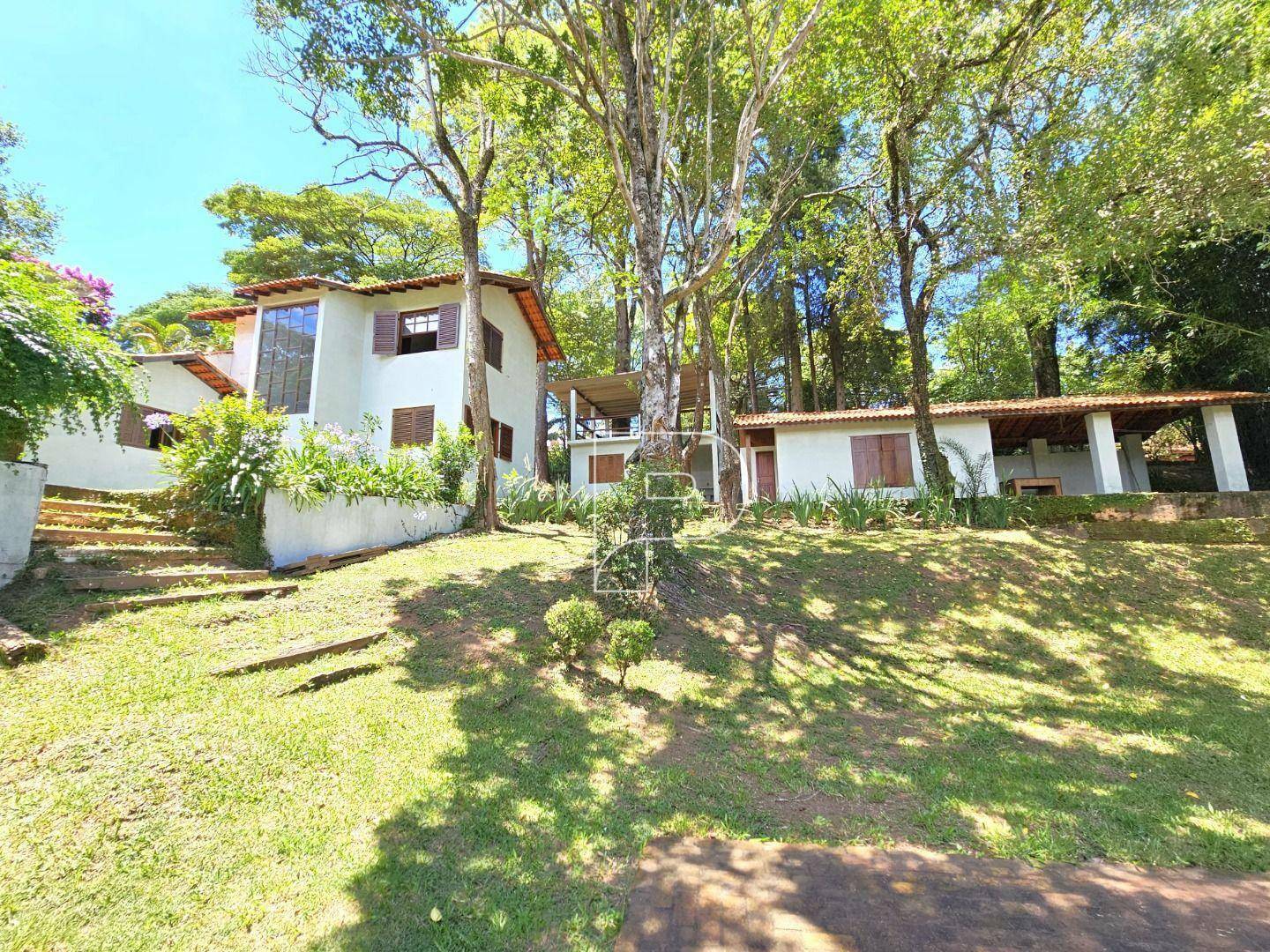 Casa de Condomínio à venda com 4 quartos, 300m² - Foto 1