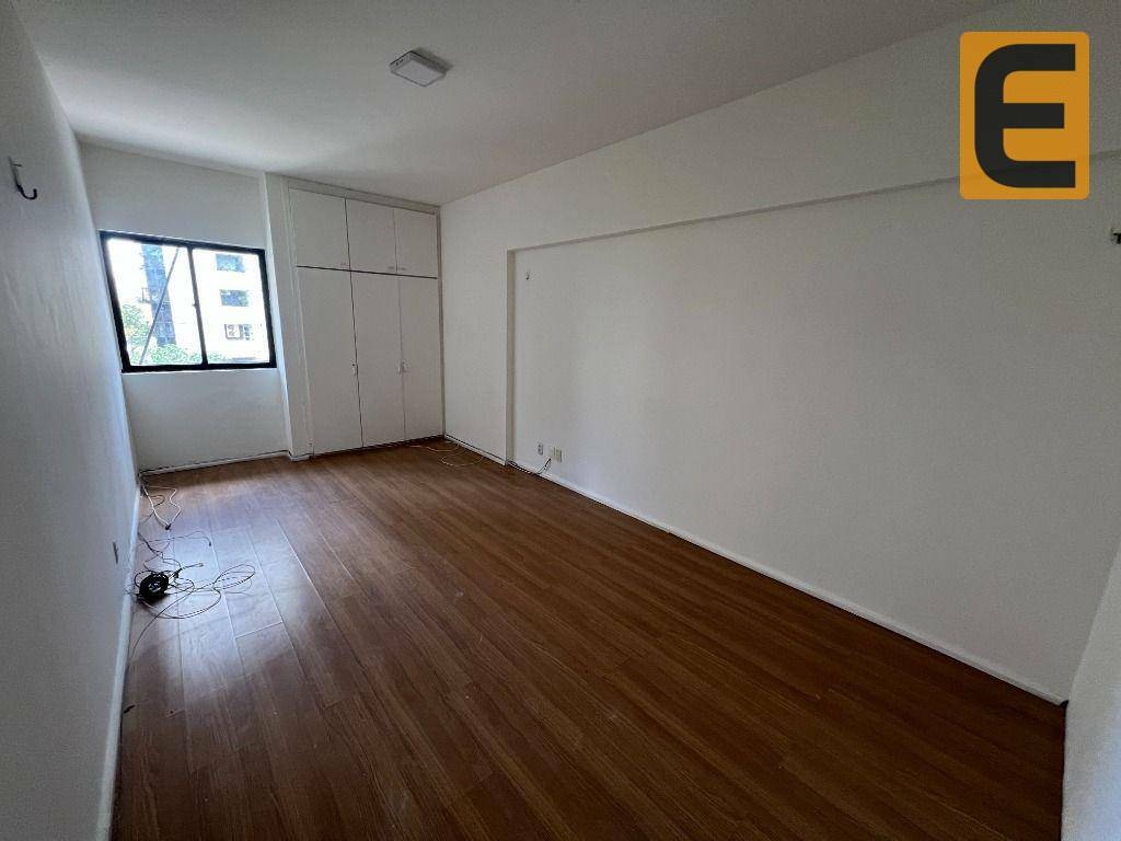 Apartamento à venda com 3 quartos, 179m² - Foto 9