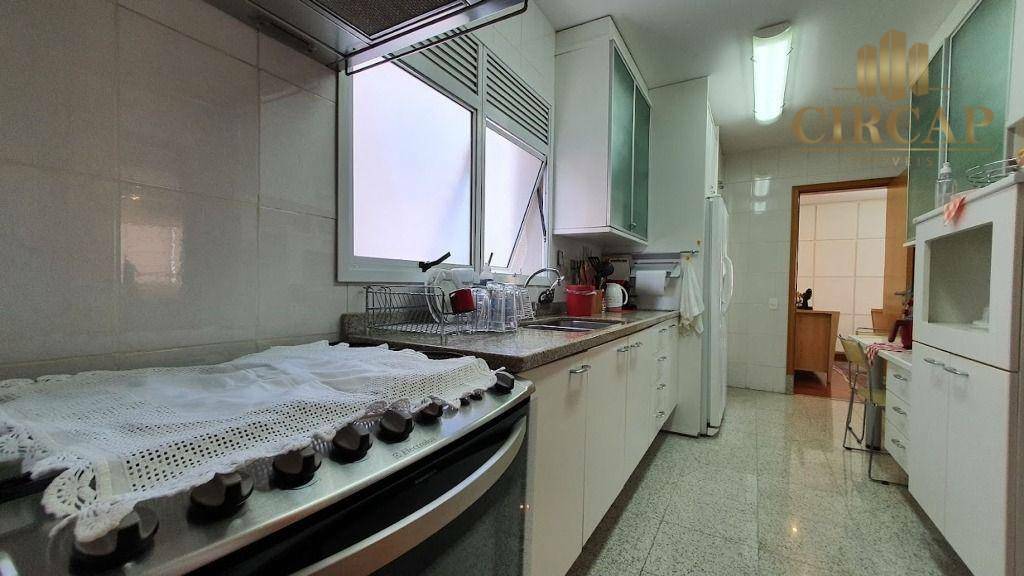 Apartamento à venda com 4 quartos, 189m² - Foto 9