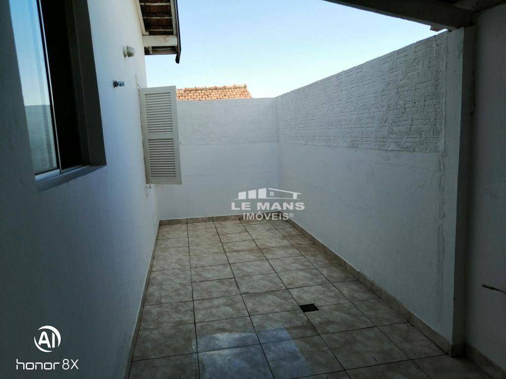 Casa à venda com 2 quartos, 52m² - Foto 9