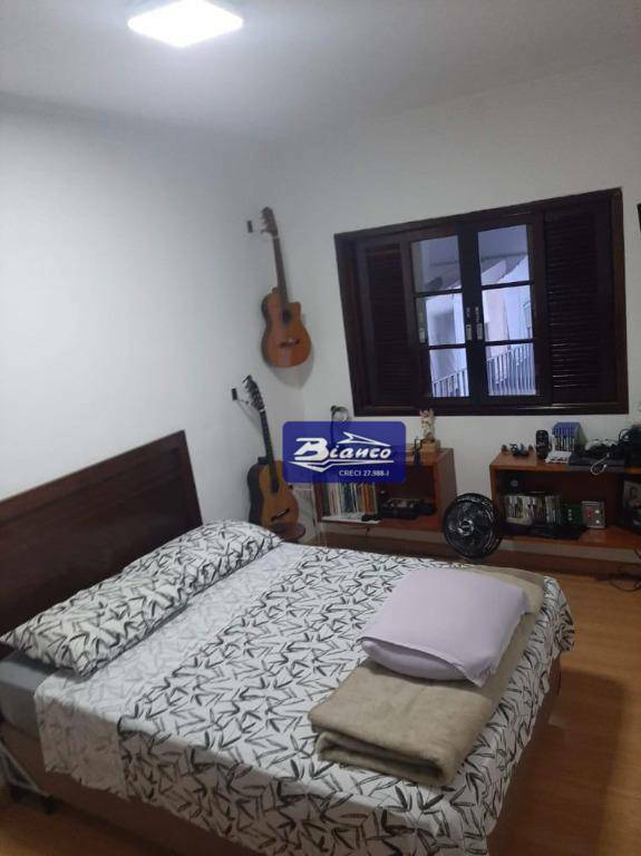 Sobrado à venda com 4 quartos, 240m² - Foto 24