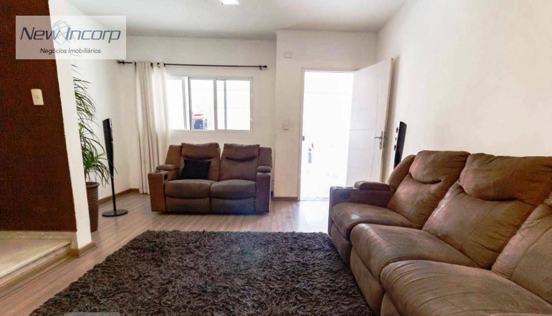 Sobrado à venda com 3 quartos, 210m² - Foto 1