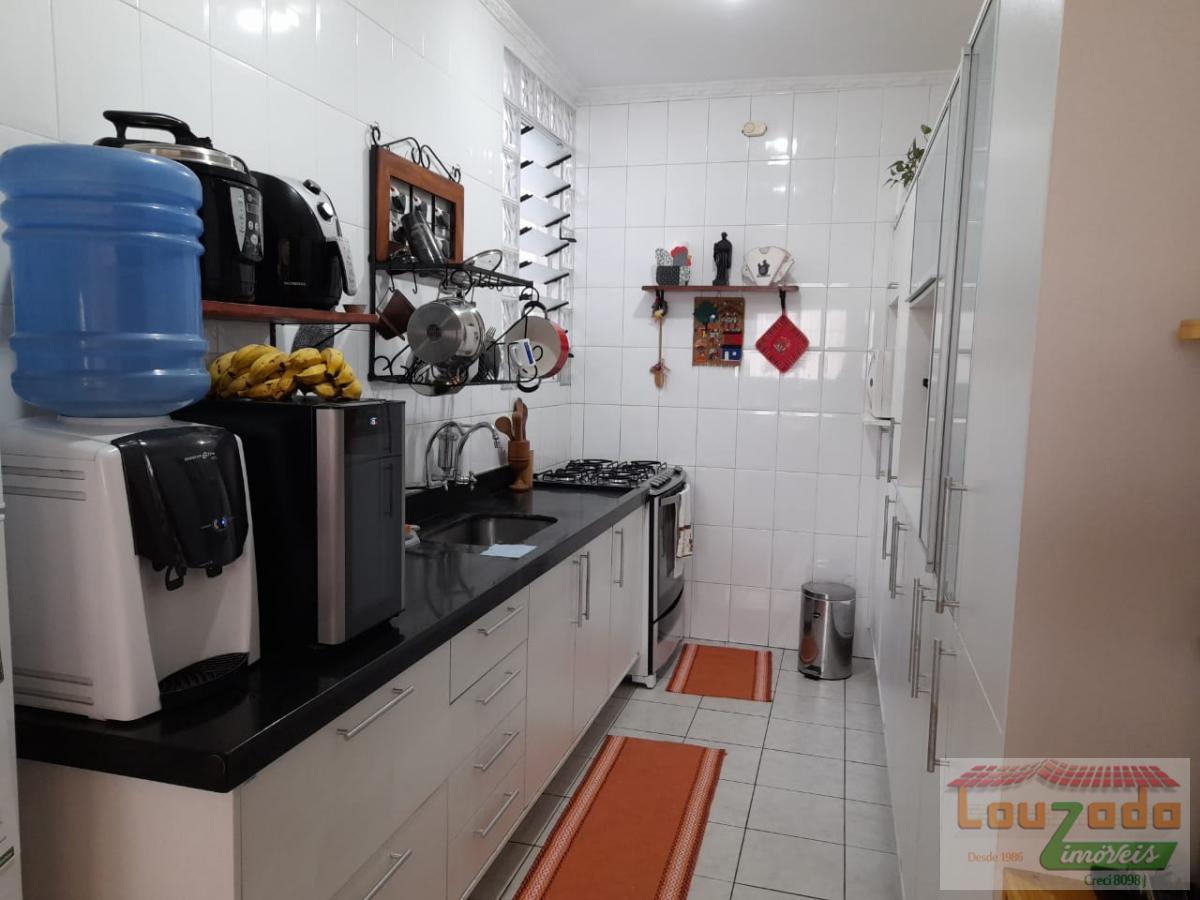 Casa à venda com 3 quartos, 250m² - Foto 8