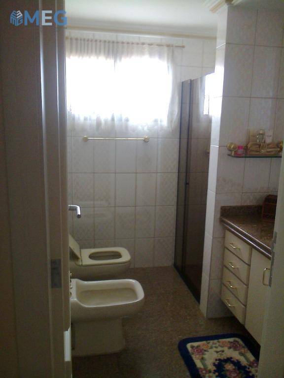 Apartamento à venda com 3 quartos, 205m² - Foto 11