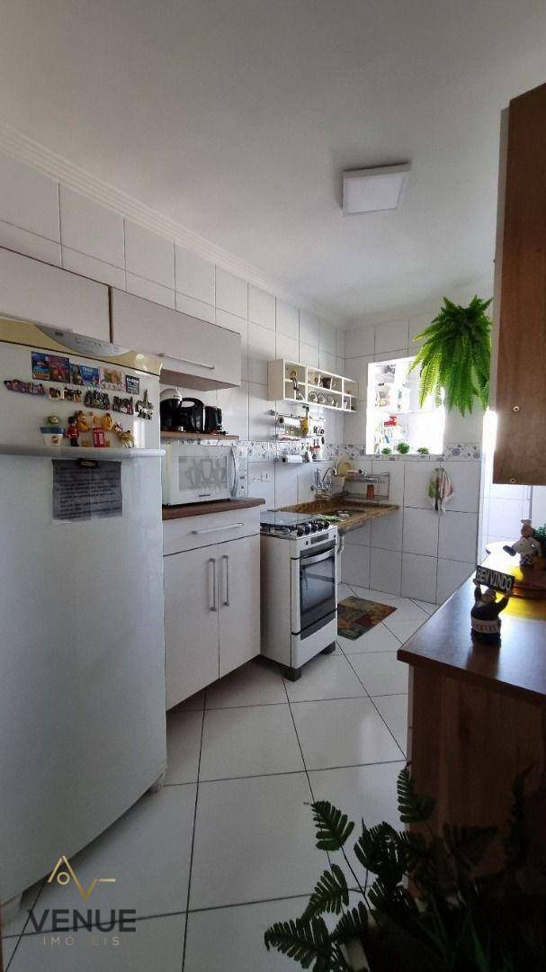 Apartamento à venda com 2 quartos, 60m² - Foto 13