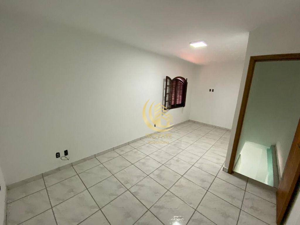 Casa à venda com 3 quartos, 270m² - Foto 4