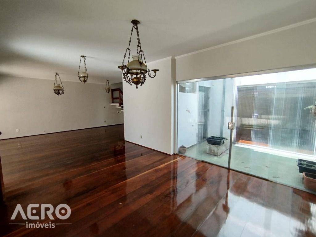 Casa, 6 quartos, 350 m² - Foto 3