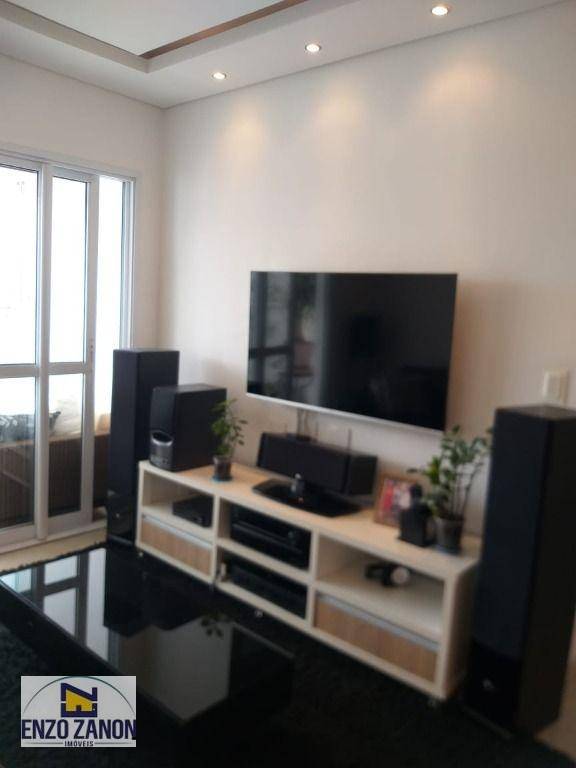 Apartamento à venda com 2 quartos, 70m² - Foto 2