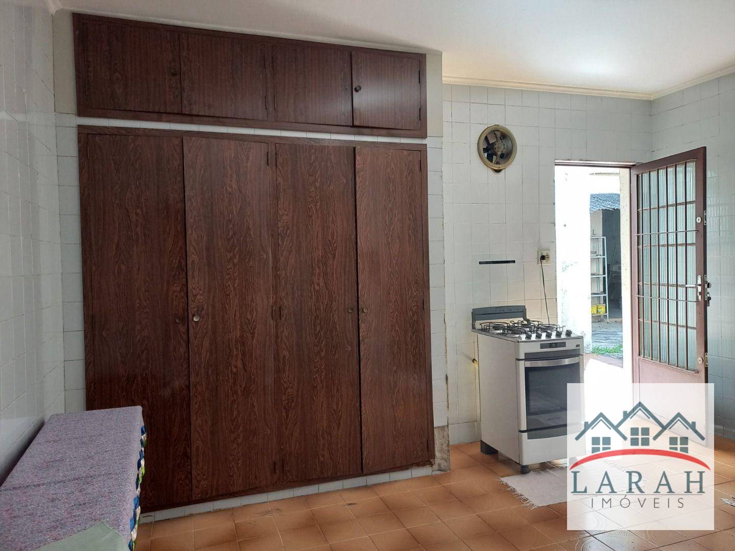 Casa à venda com 2 quartos, 250m² - Foto 9