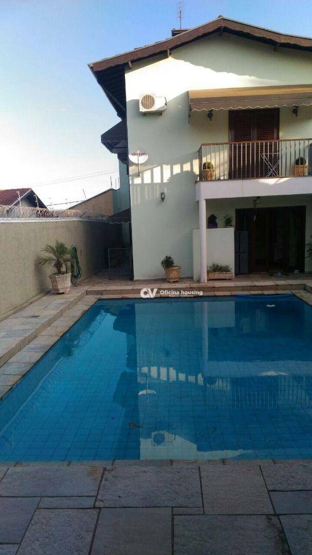 Sobrado à venda com 4 quartos, 380m² - Foto 2