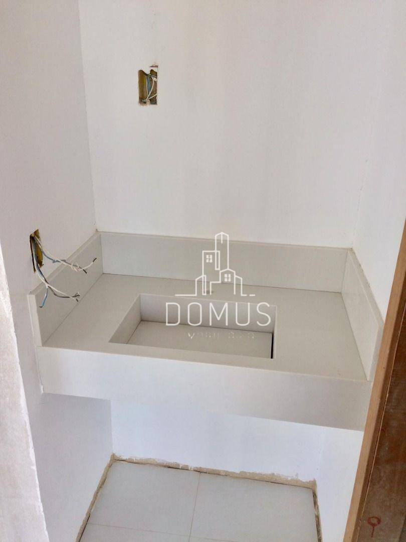 Casa à venda com 4 quartos, 250m² - Foto 11