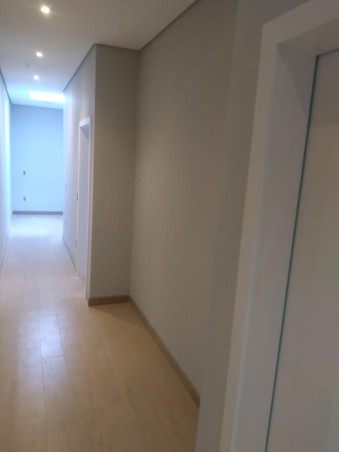 Casa de Condomínio à venda com 3 quartos, 240m² - Foto 3