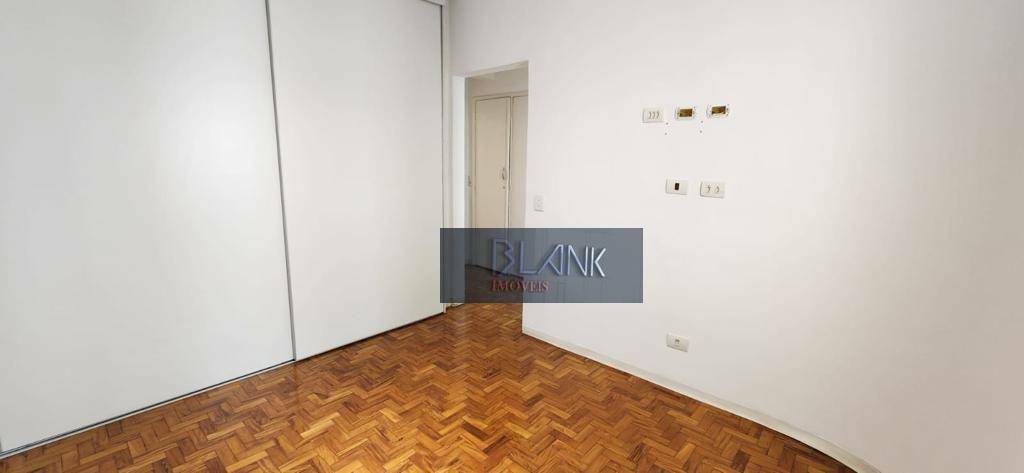 Apartamento para alugar com 3 quartos, 130m² - Foto 13