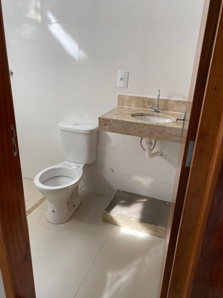 Casa à venda com 3 quartos, 70m² - Foto 4