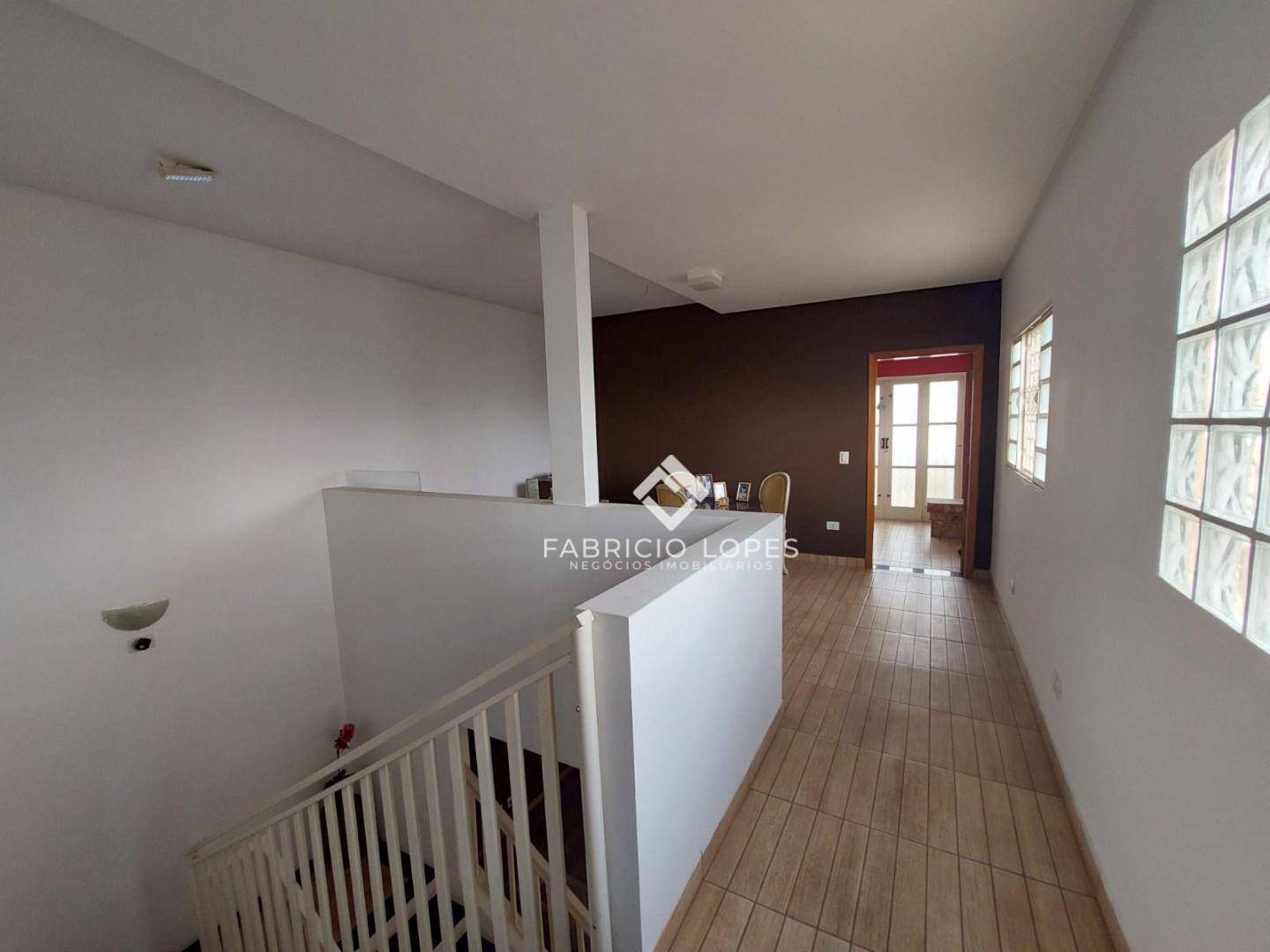 Casa à venda com 3 quartos, 206m² - Foto 22