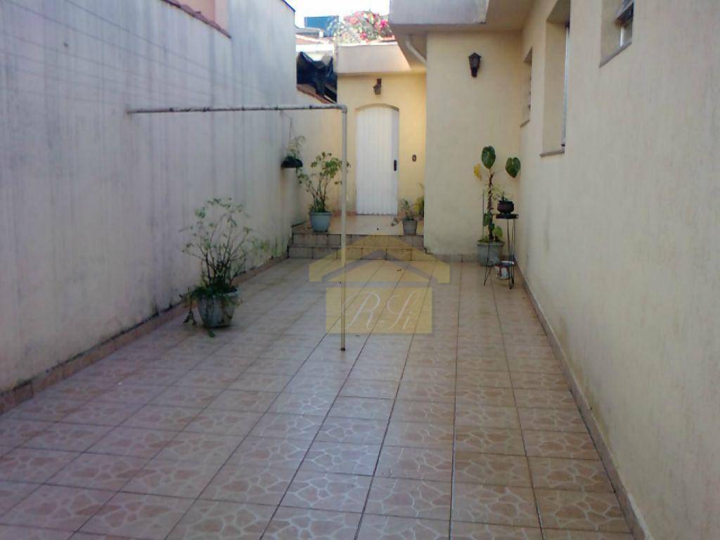 Casa à venda com 3 quartos, 200m² - Foto 2