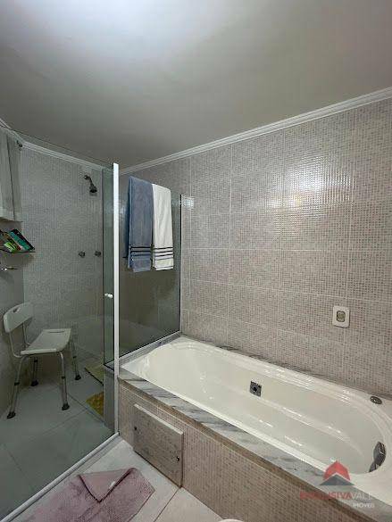 Apartamento à venda com 5 quartos, 200m² - Foto 33