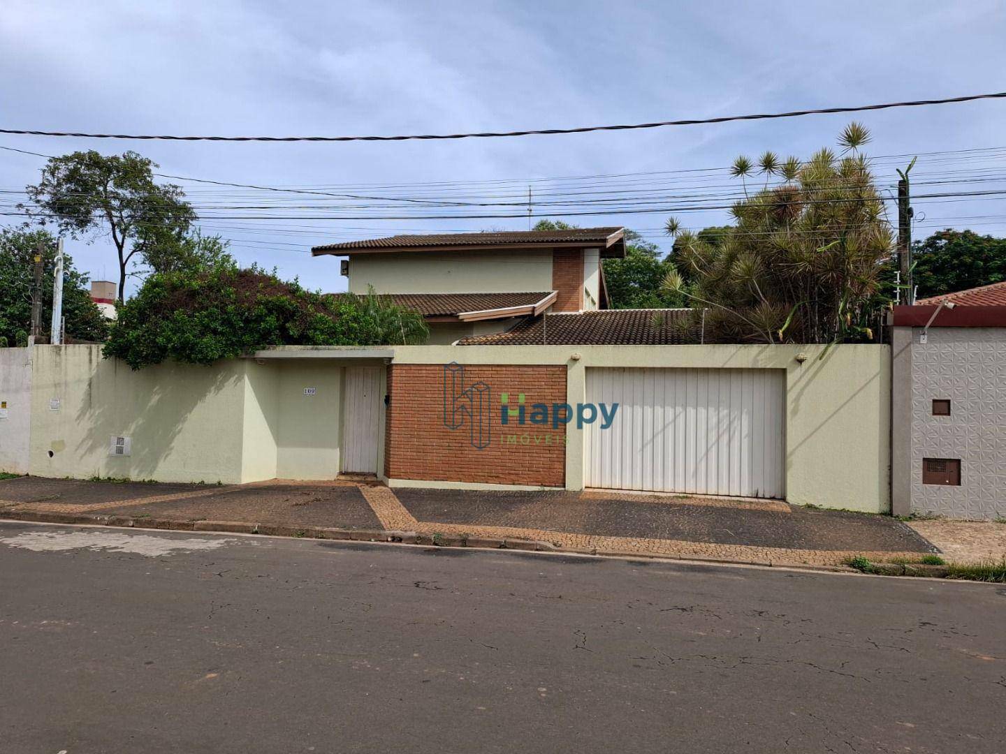 Casa à venda e aluguel com 4 quartos, 320m² - Foto 2