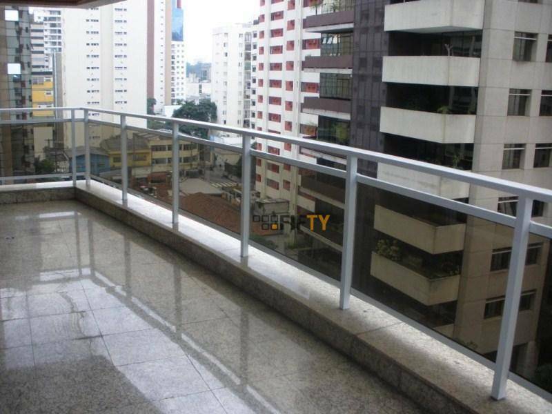 Apartamento para alugar com 4 quartos, 360m² - Foto 2