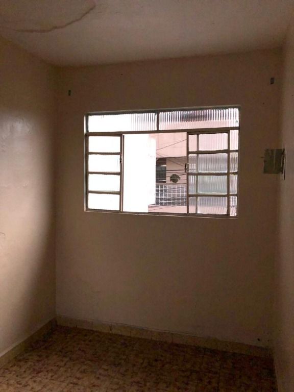 Casa à venda com 7 quartos, 250m² - Foto 26