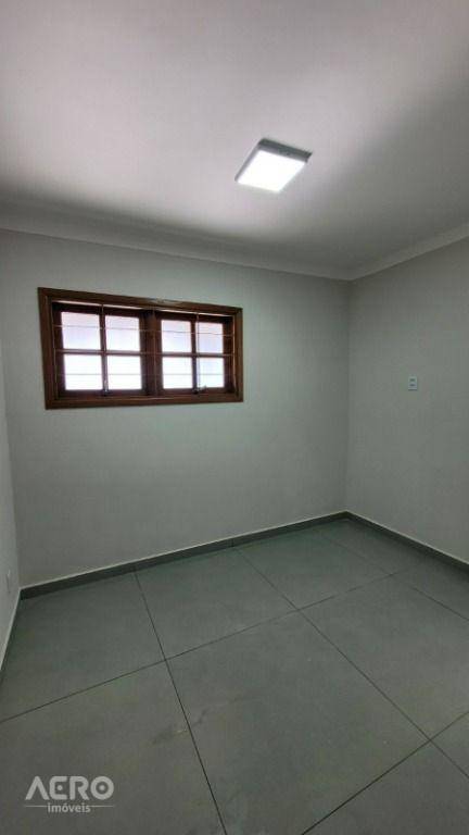 Casa à venda com 3 quartos, 105m² - Foto 9