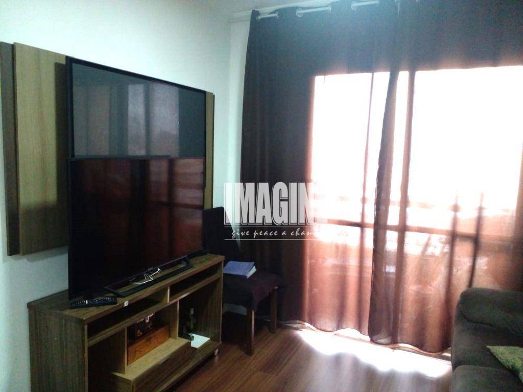 Apartamento à venda com 3 quartos, 75m² - Foto 2