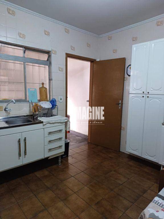 Sobrado à venda com 3 quartos, 100m² - Foto 4