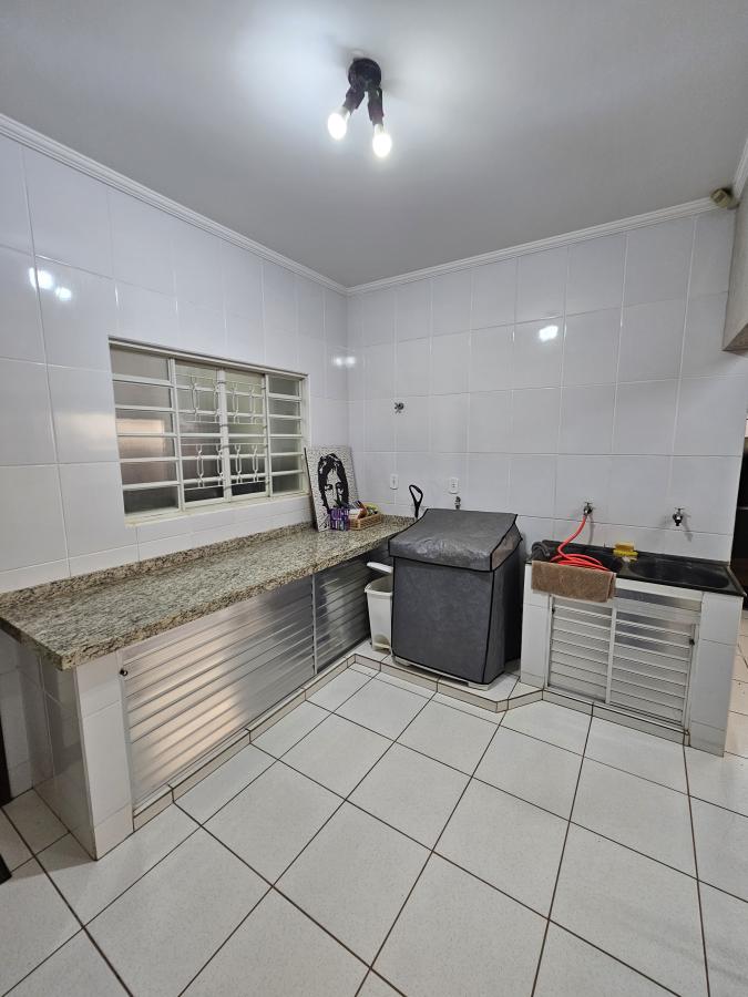 Casa à venda com 3 quartos, 250m² - Foto 6