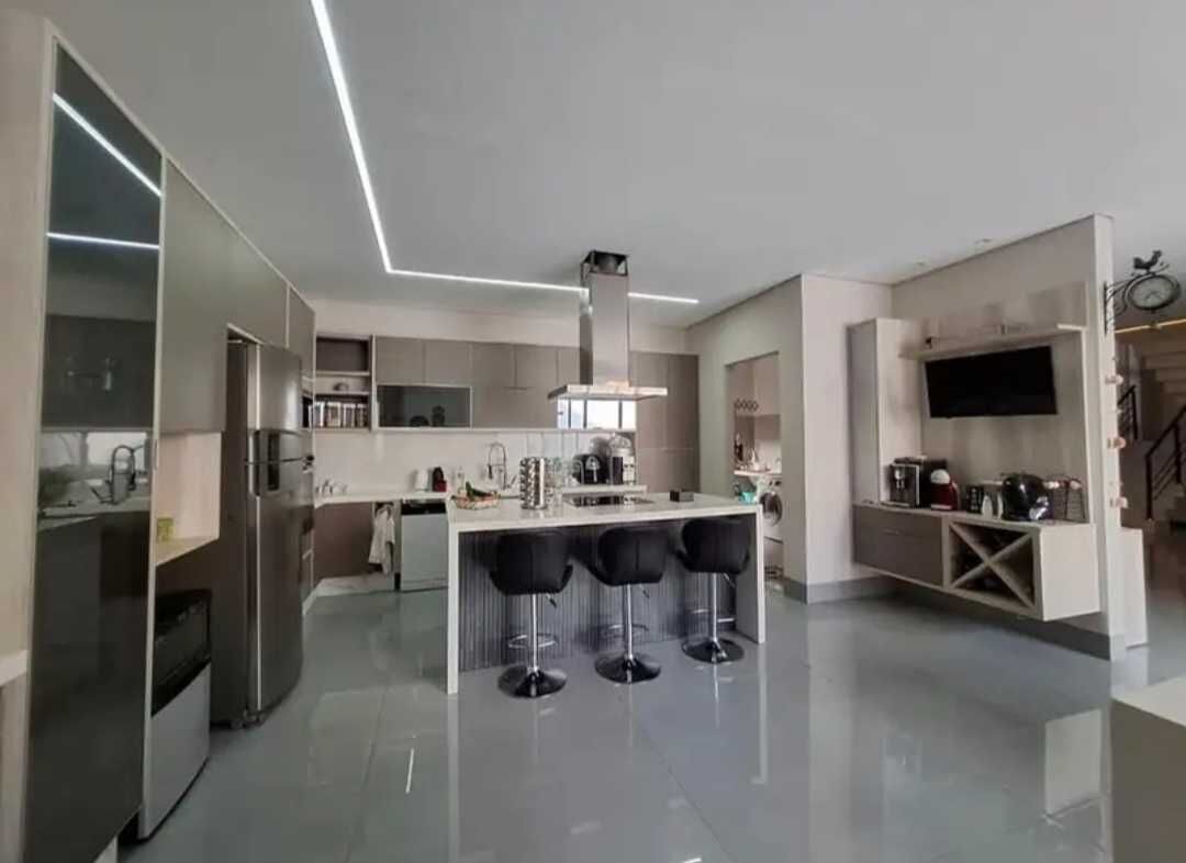 Casa à venda com 3 quartos, 250m² - Foto 14