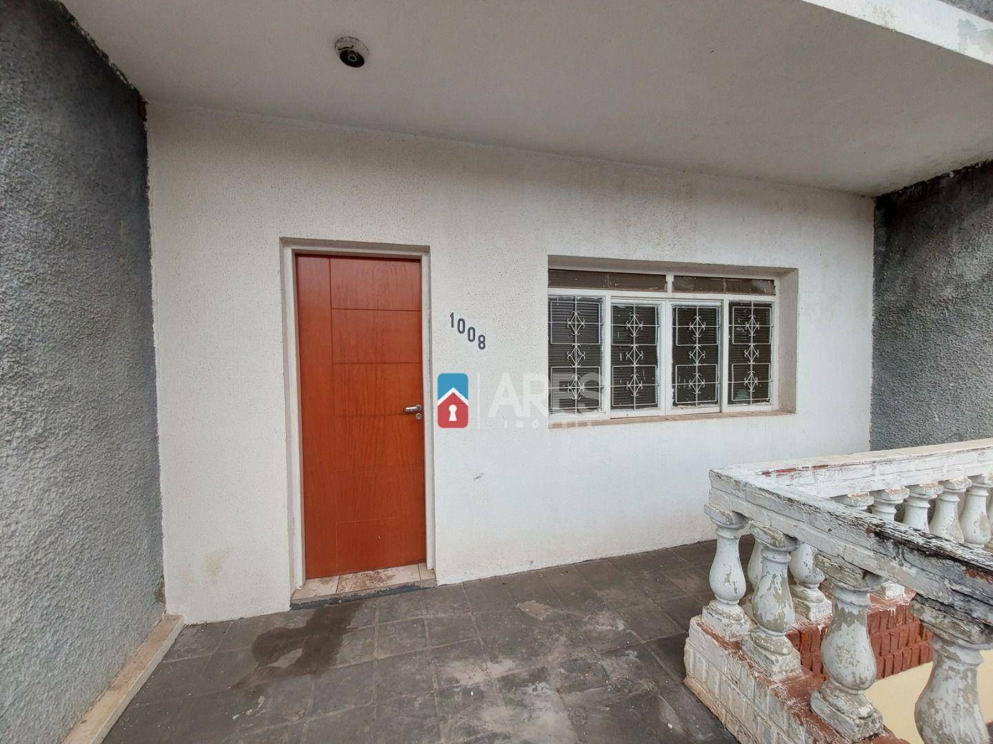 Casa para alugar com 2 quartos, 103m² - Foto 1