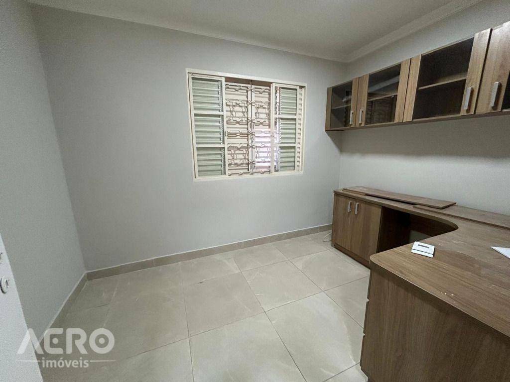 Casa de Condomínio à venda com 3 quartos, 200m² - Foto 2