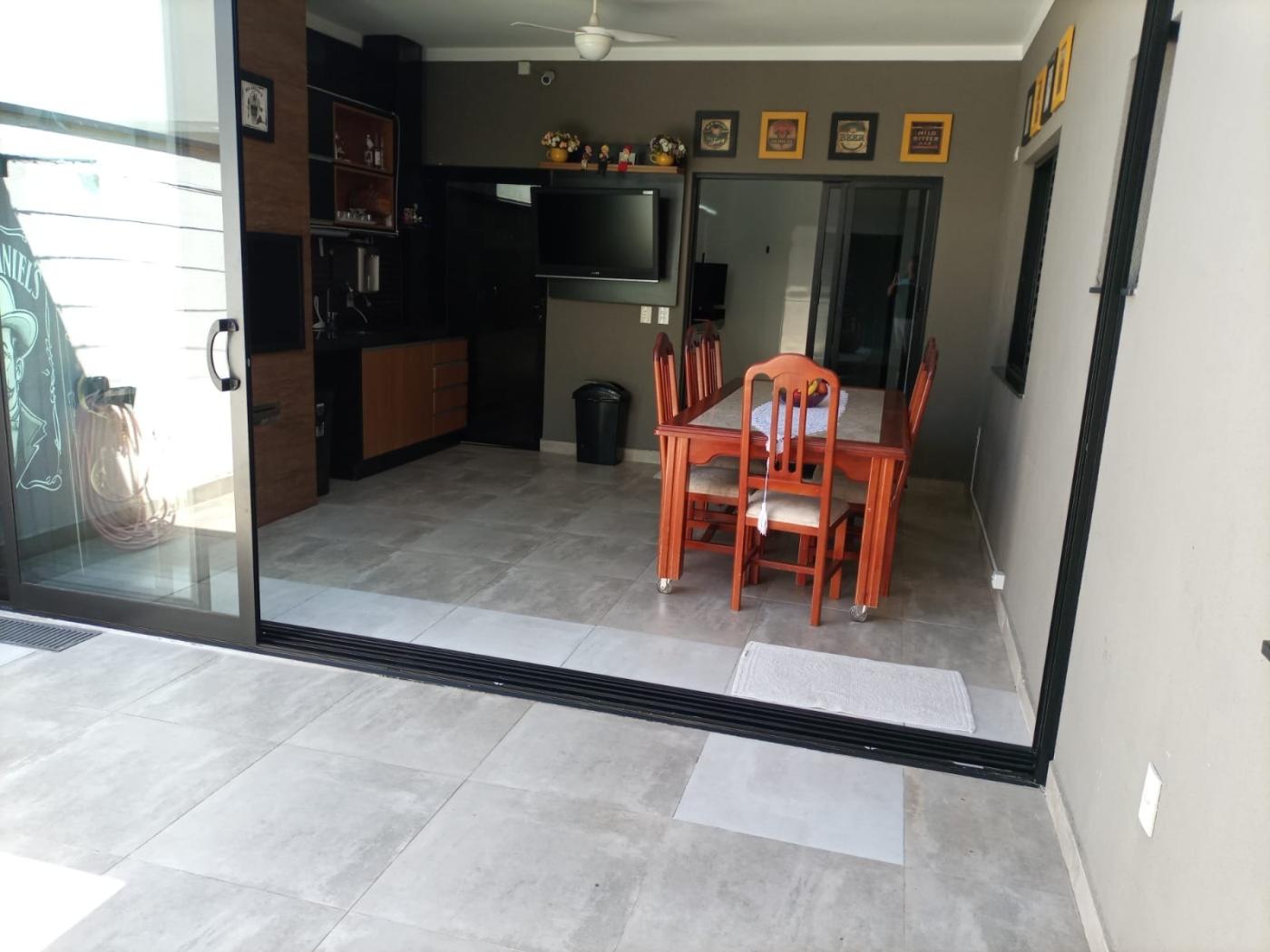 Casa de Condomínio à venda com 3 quartos, 250m² - Foto 18