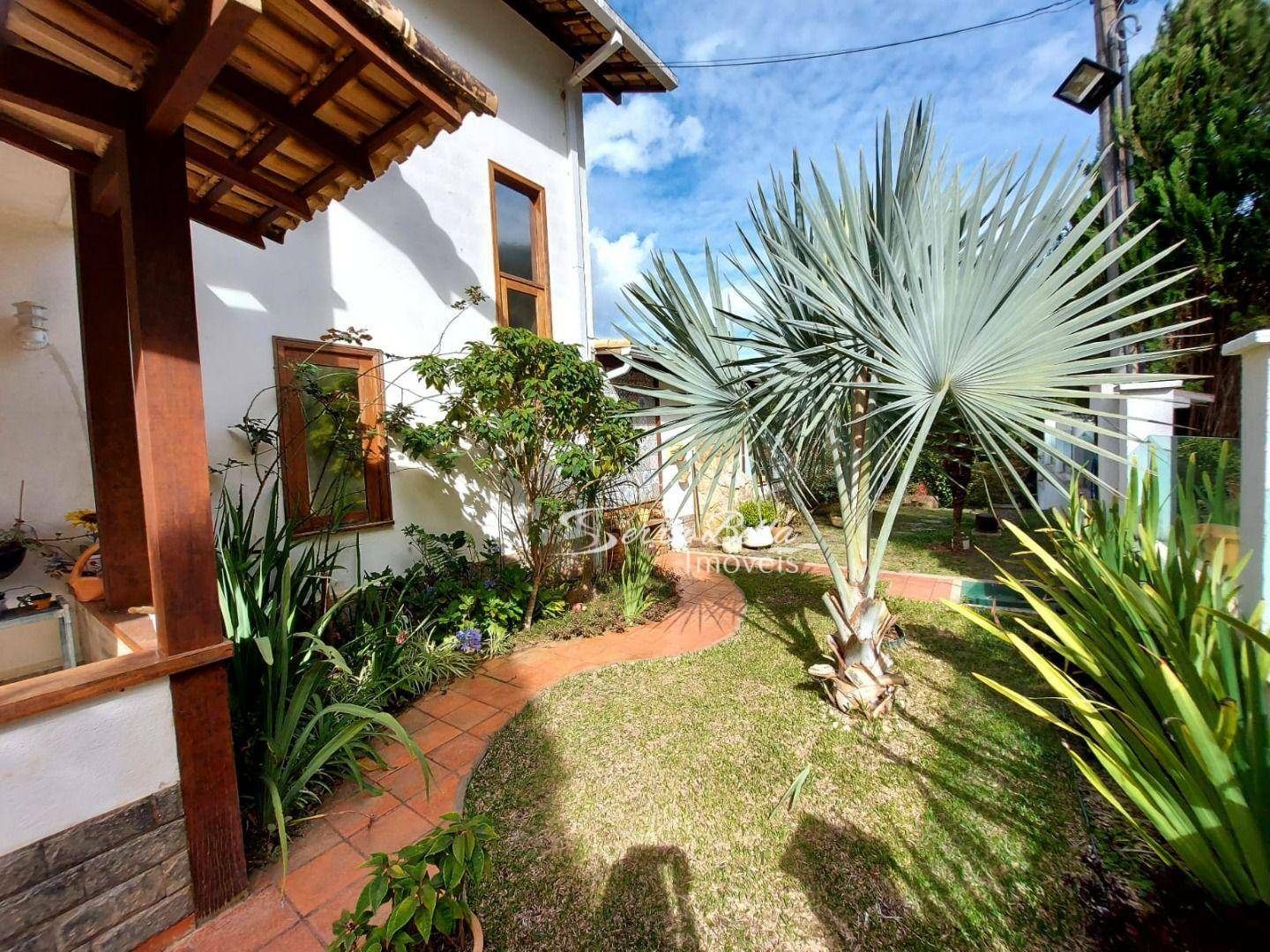 Casa de Condomínio à venda com 3 quartos, 344m² - Foto 1