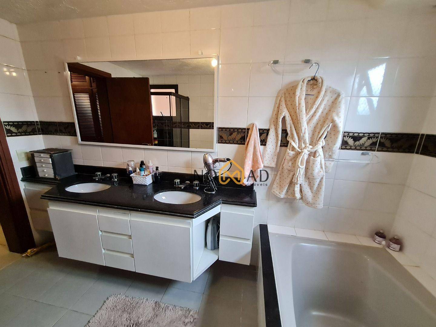 Apartamento à venda com 4 quartos, 198m² - Foto 28