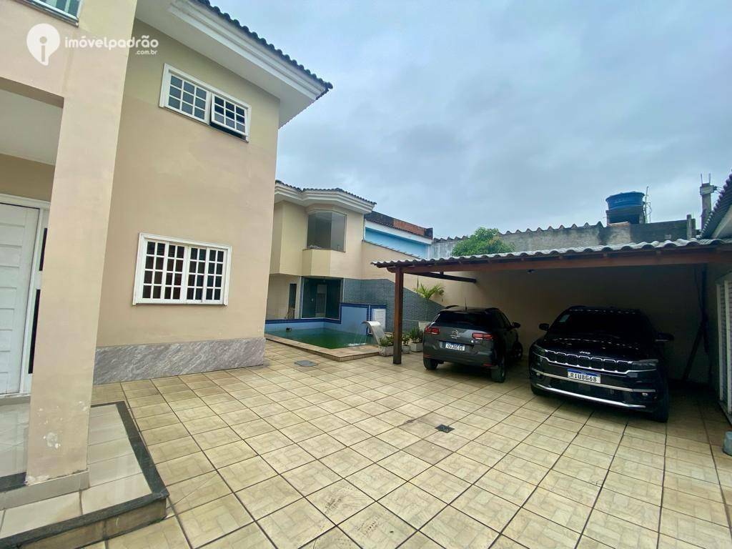 Casa à venda com 4 quartos, 360m² - Foto 14