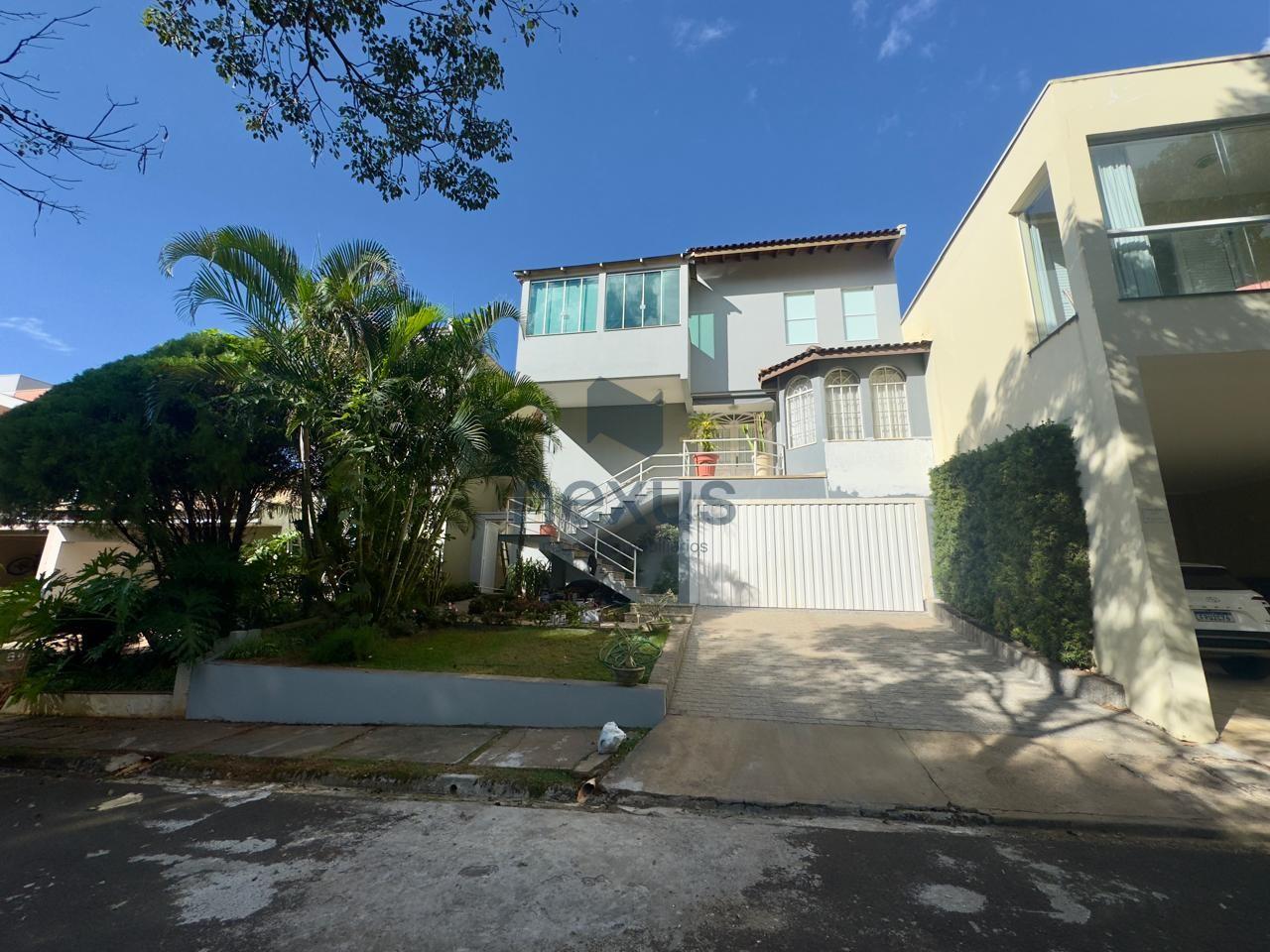 Casa à venda com 3 quartos, 400m² - Foto 1