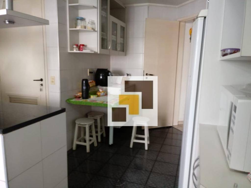 Apartamento à venda com 5 quartos, 232m² - Foto 18