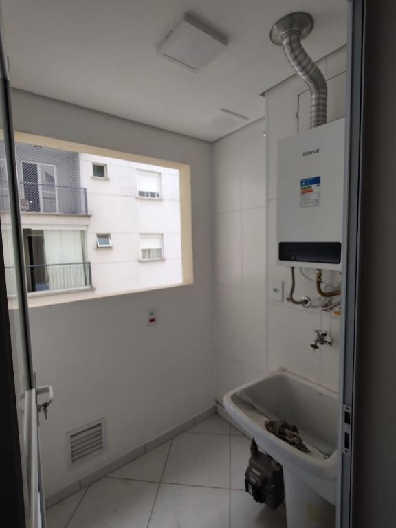 Apartamento para alugar com 2 quartos, 64m² - Foto 21