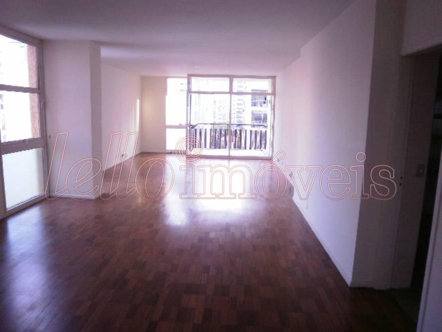 Apartamento para alugar com 3 quartos, 200m² - Foto 1